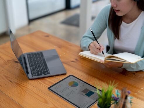 7-Cursos-Online-Mais-Lucrativos-de-2025-Como-Criar-o-Seu-do-Zero-para-Viver-da-Internet-4 7 Cursos Online Mais Lucrativos de 2025 (Como Criar o Seu do Zero para Viver da Internet!)