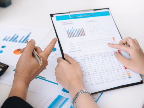 7-Tendencias-Tecnologicas-que-estao-Revolucionando-o-Marketing-Digital-em-2025-Como-Lucrar-com-Isso 7 Tendências Tecnológicas que estão Revolucionando o Marketing Digital em 2025 (Como Lucrar com Isso?)
