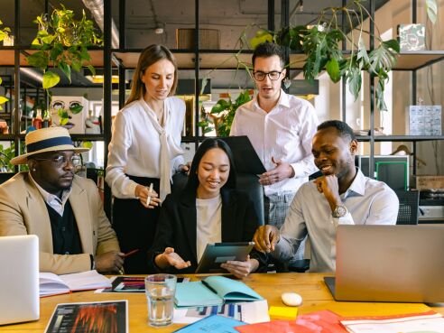 7-Formas-de-como-o-Empreendedorismo-Feminino-esta-Revolucionando-o-Mercado-com-Inclusao-Inovacao-e-Lucro-2 7 Formas de como o Empreendedorismo Feminino está Revolucionando o Mercado com Inclusão, Inovação e Lucro!